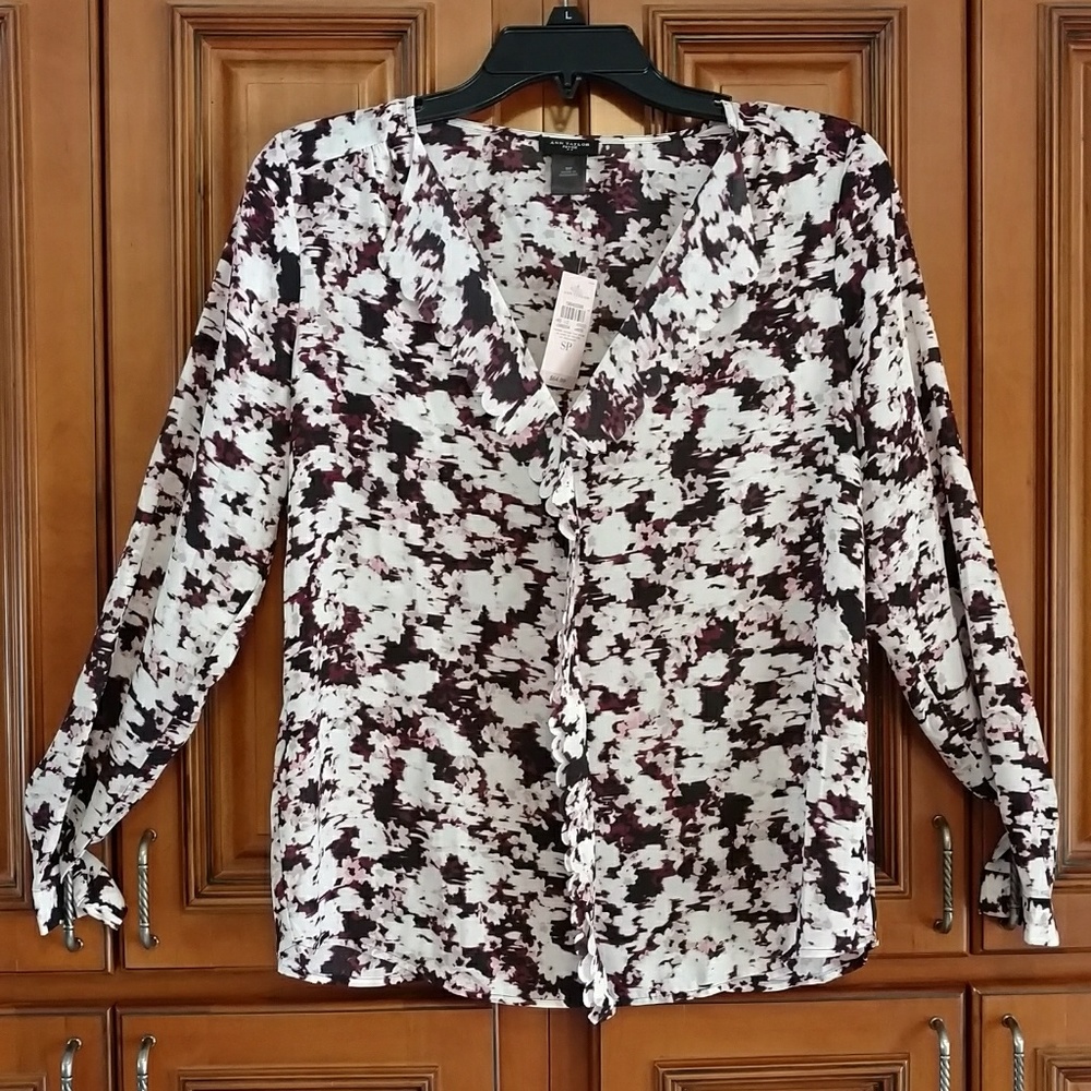 Ann Taylor Factory abstract floral top size SP BNWT